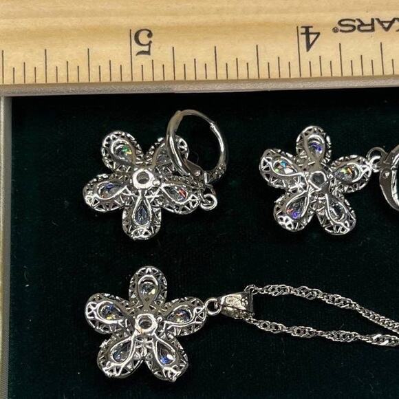NEW Necklace & Earring Flower Jewelry Set 925 Sterling Silver CZ AU26 - Picture 5 of 5